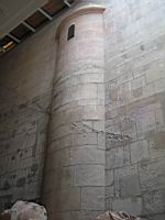 Paris, musee de Cluny, Trace de l'enceinte de Philippe Auguste